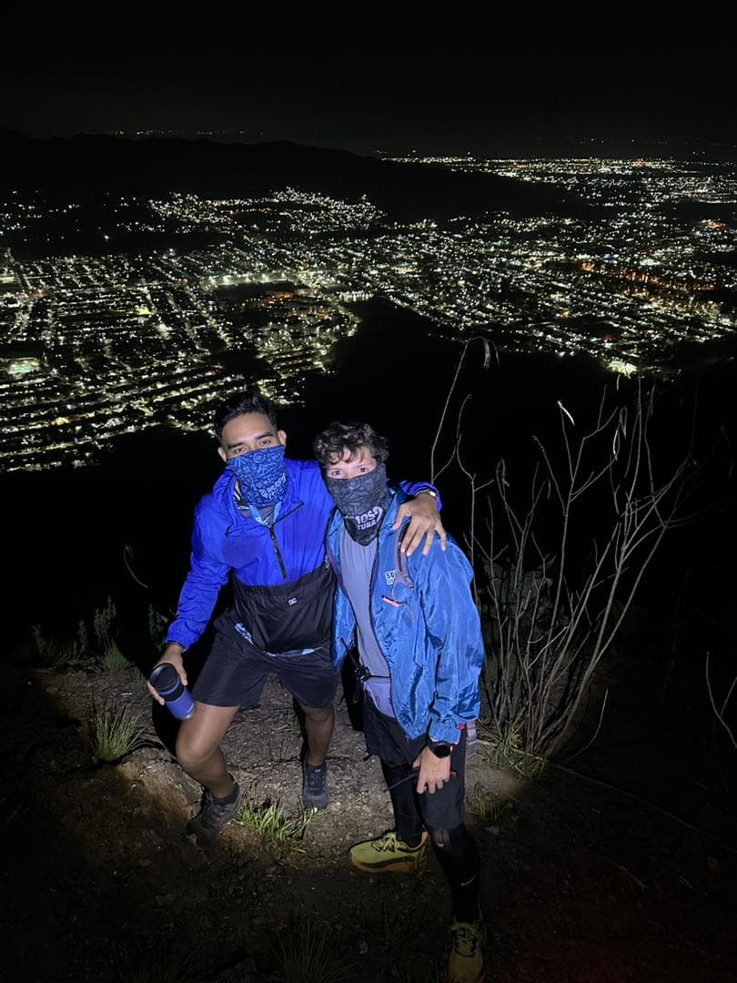 Aventurados con equipación oficial Somos Aventurados