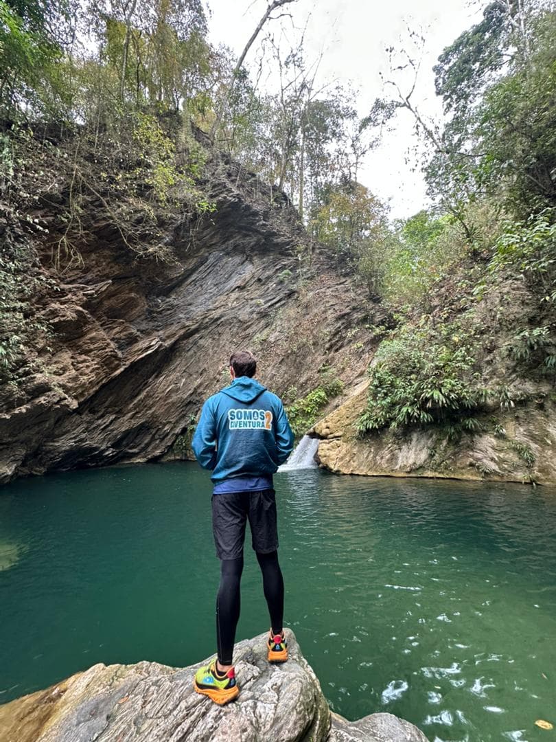 Aventurados con equipación oficial Somos Aventurados